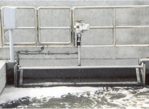 XTY旋轉(zhuǎn)式調(diào)節(jié)堰門