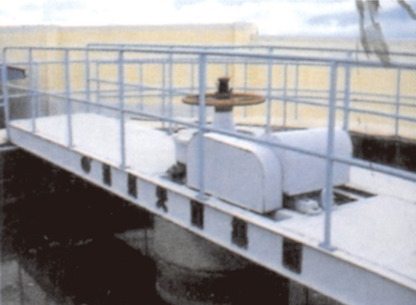 ZXG型懸掛式中心傳動刮泥機(jī)